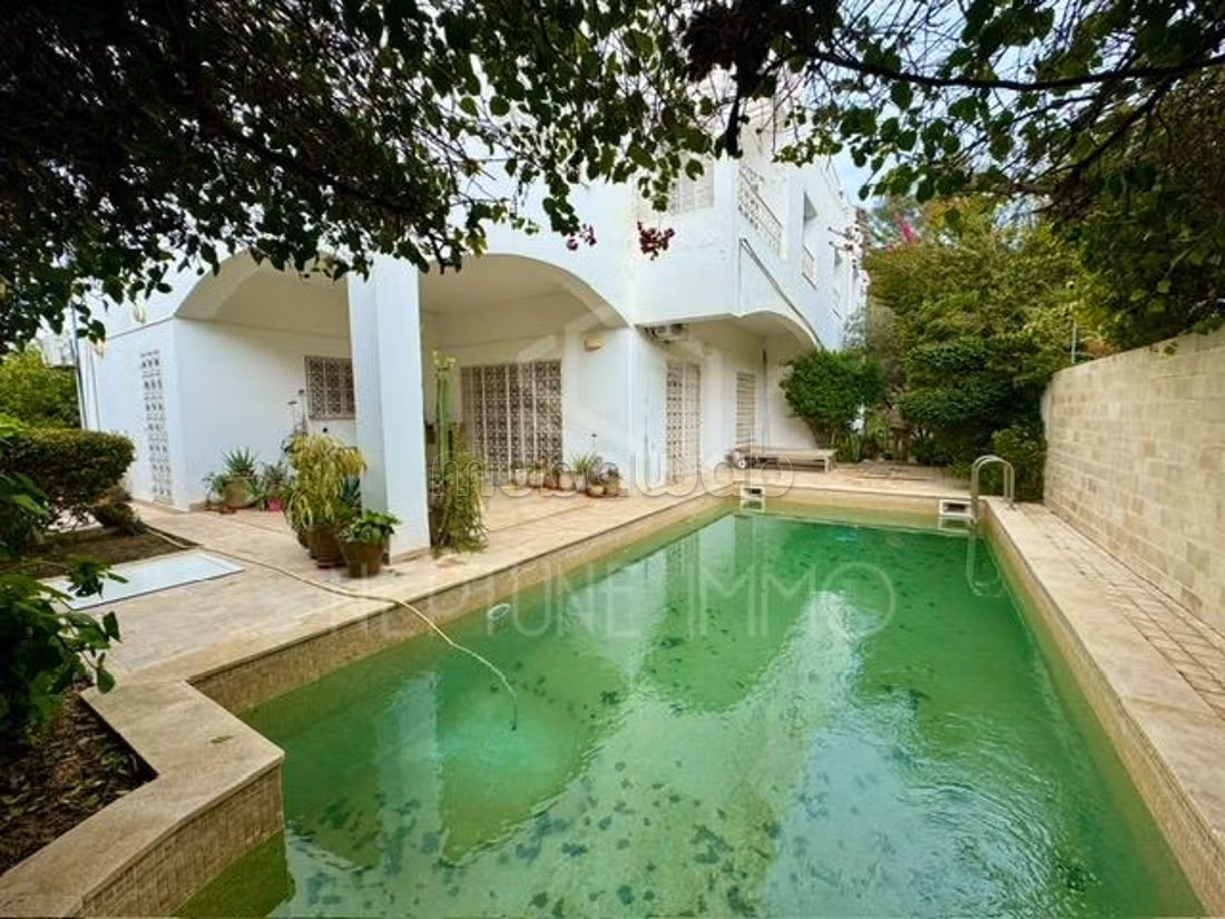 In affitto un duplex arredato con piscina a La Marsa