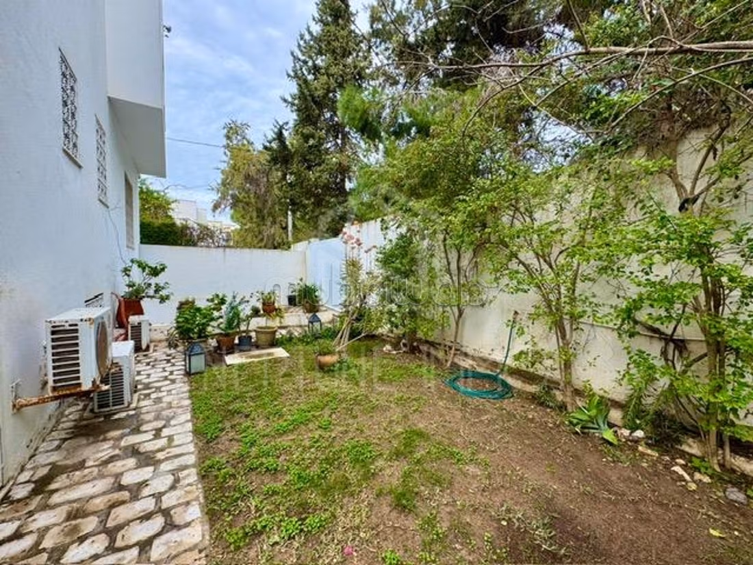 In affitto un duplex arredato con piscina a La Marsa