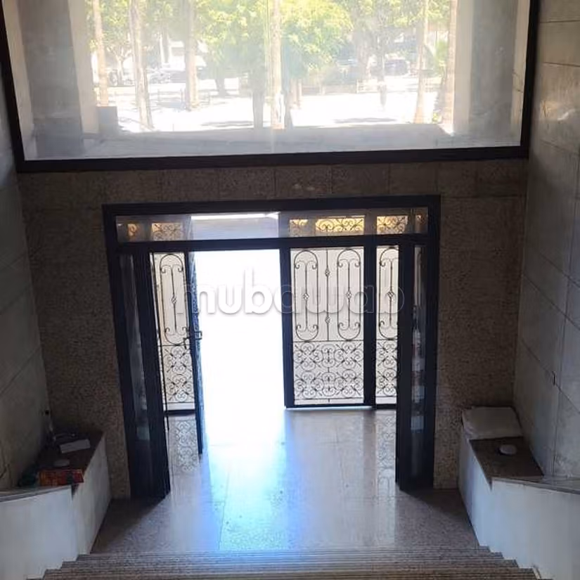 Ufficio in Affitto di 337.0 m² a Casablanca, Moulay Youssef