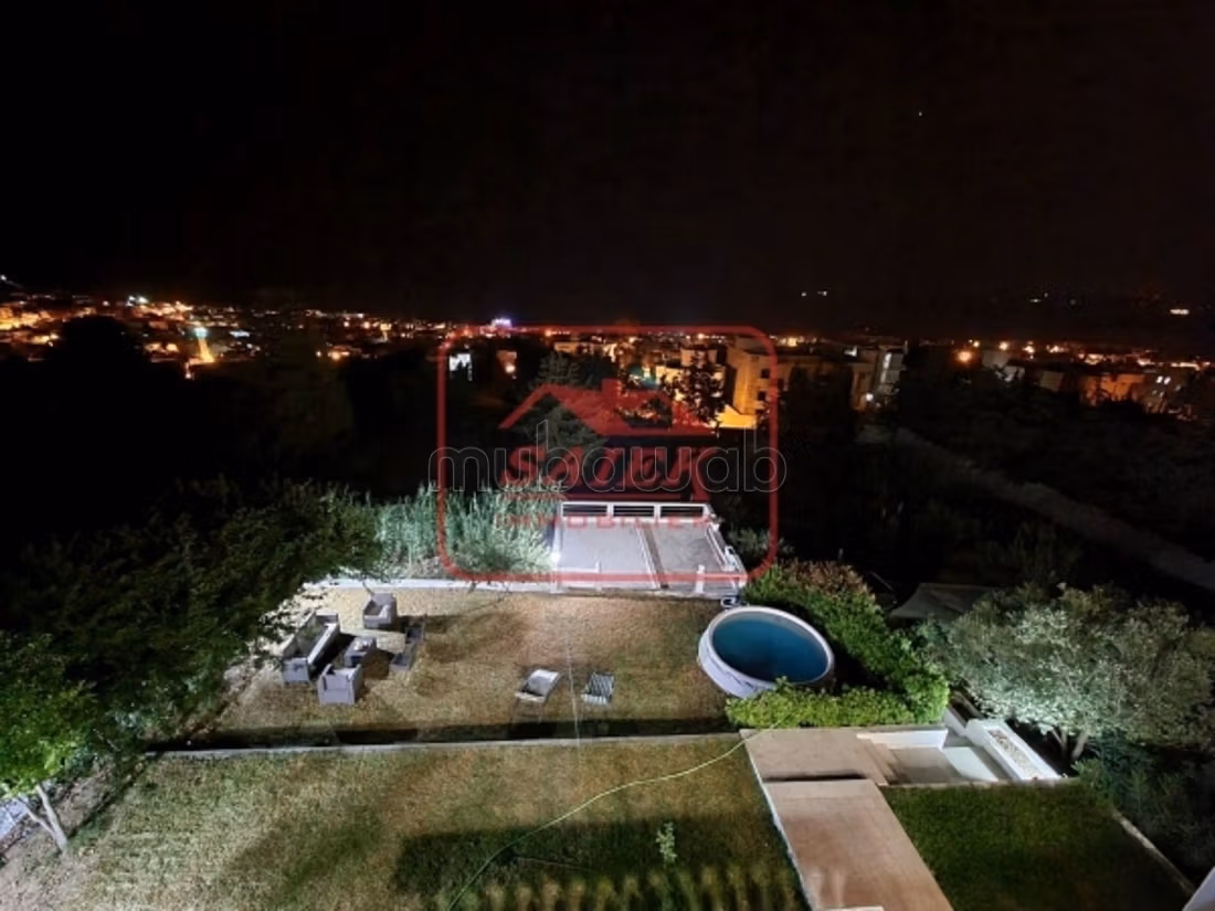 In Vendita Villa con Vista Completa sul Mare alla Corniche Biz