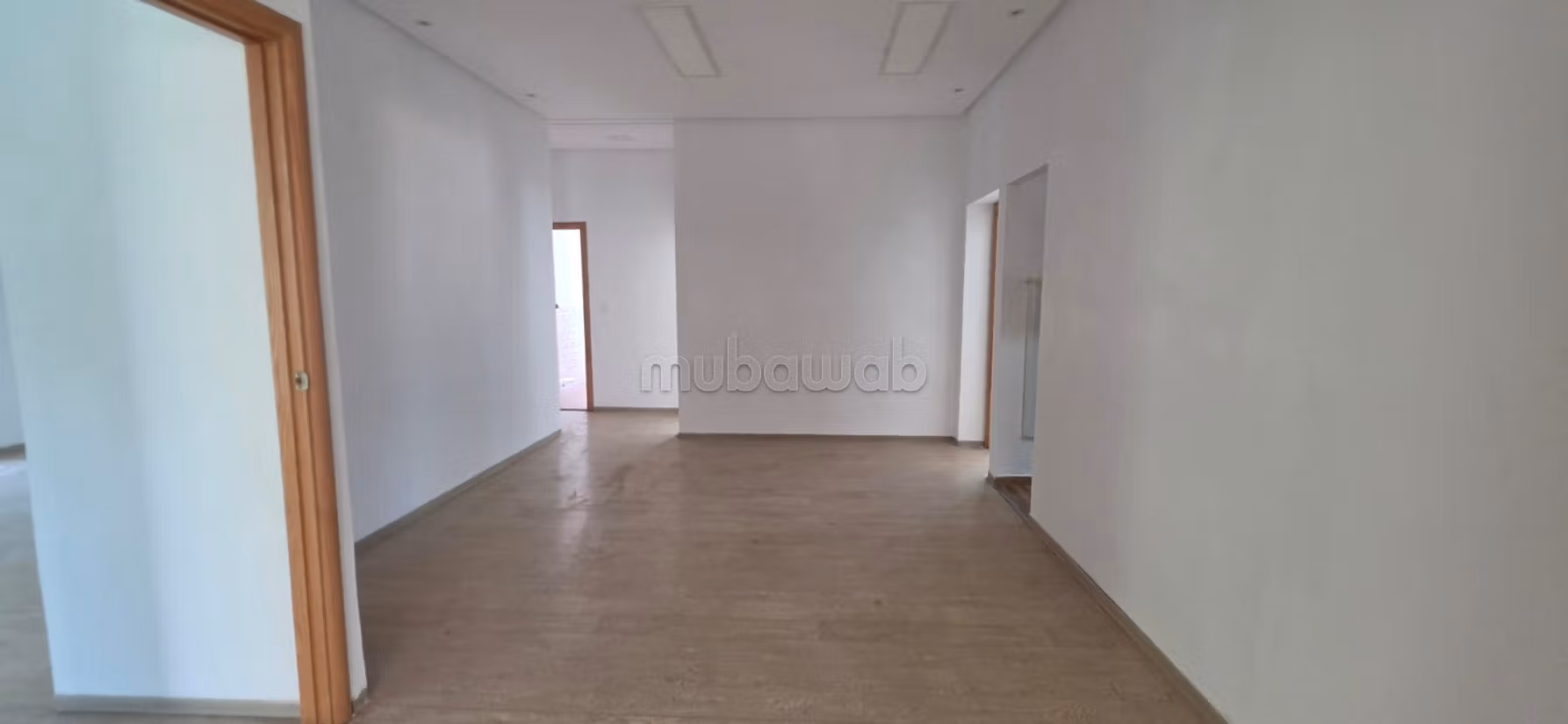 Usage spacious single-storey villa office