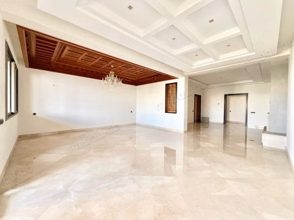 Te Huur - Appartement van 210 m² - Racine Wijk