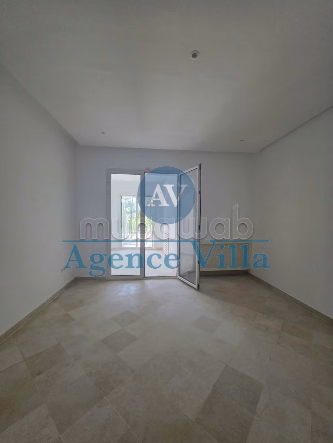 For rent - Renovated S2 apartment with unobstructed view