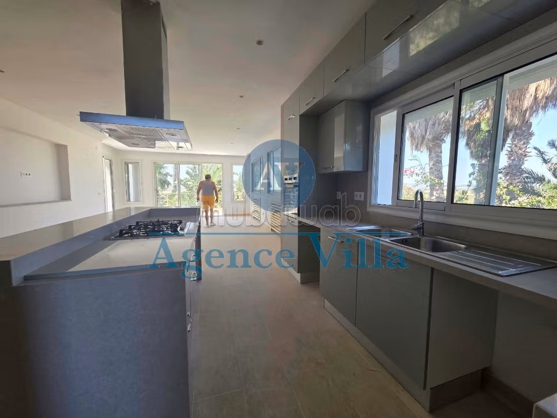 For rent - Renovated S2 apartment with unobstructed view