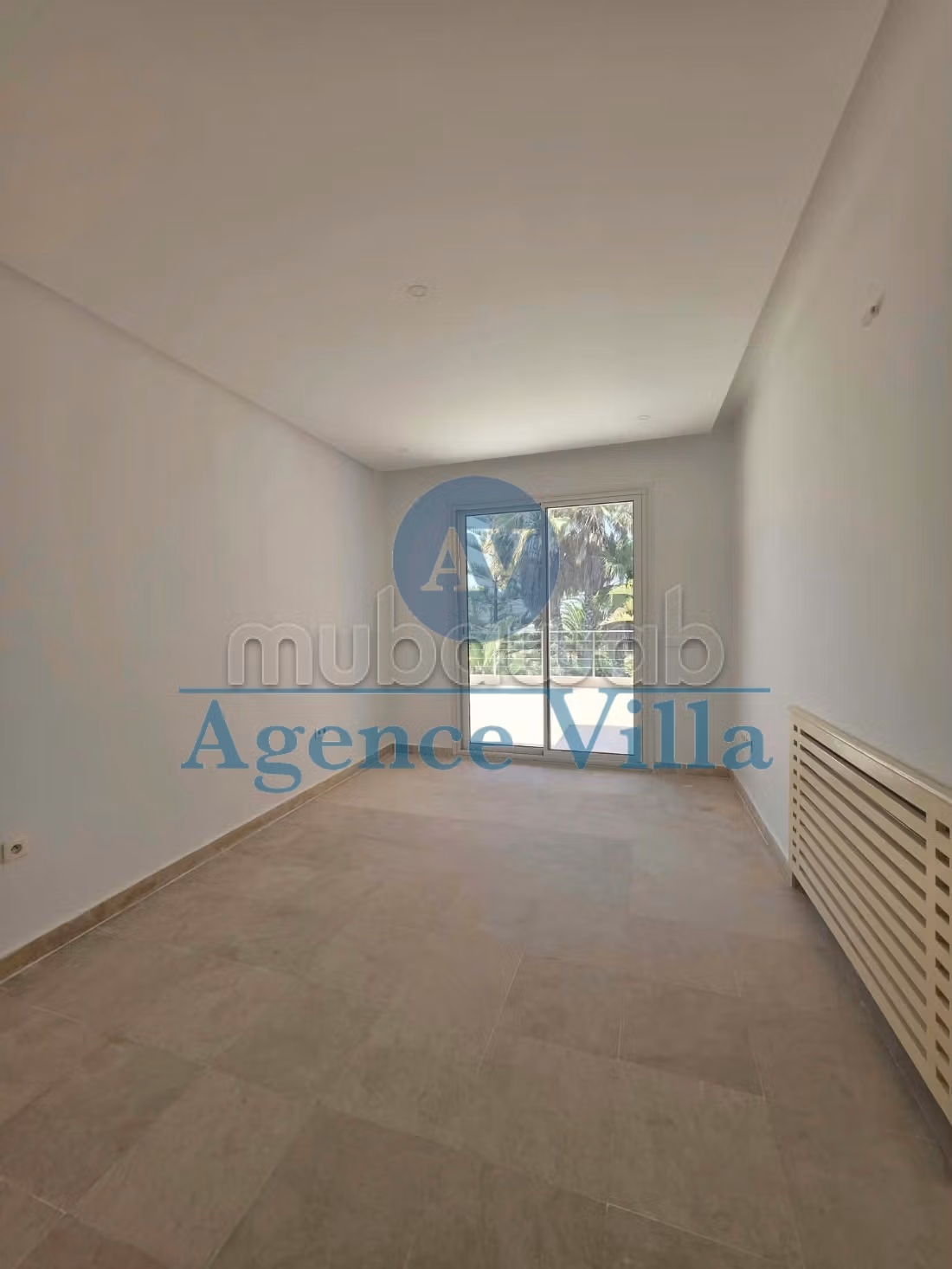 For rent - Renovated S2 apartment with unobstructed view