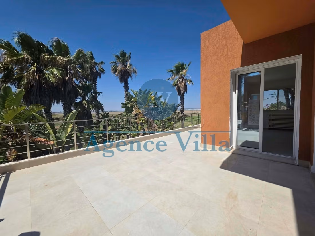 For rent - Renovated S2 apartment with unobstructed view