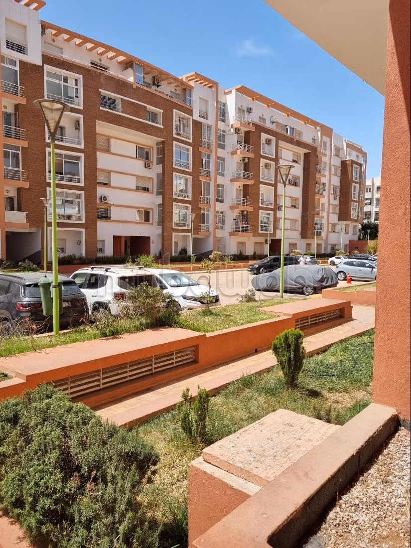 Appartement à vendre à Hay Mohammadi.
Surface de 88 m².
Avec ascenseur et terrasse — 2