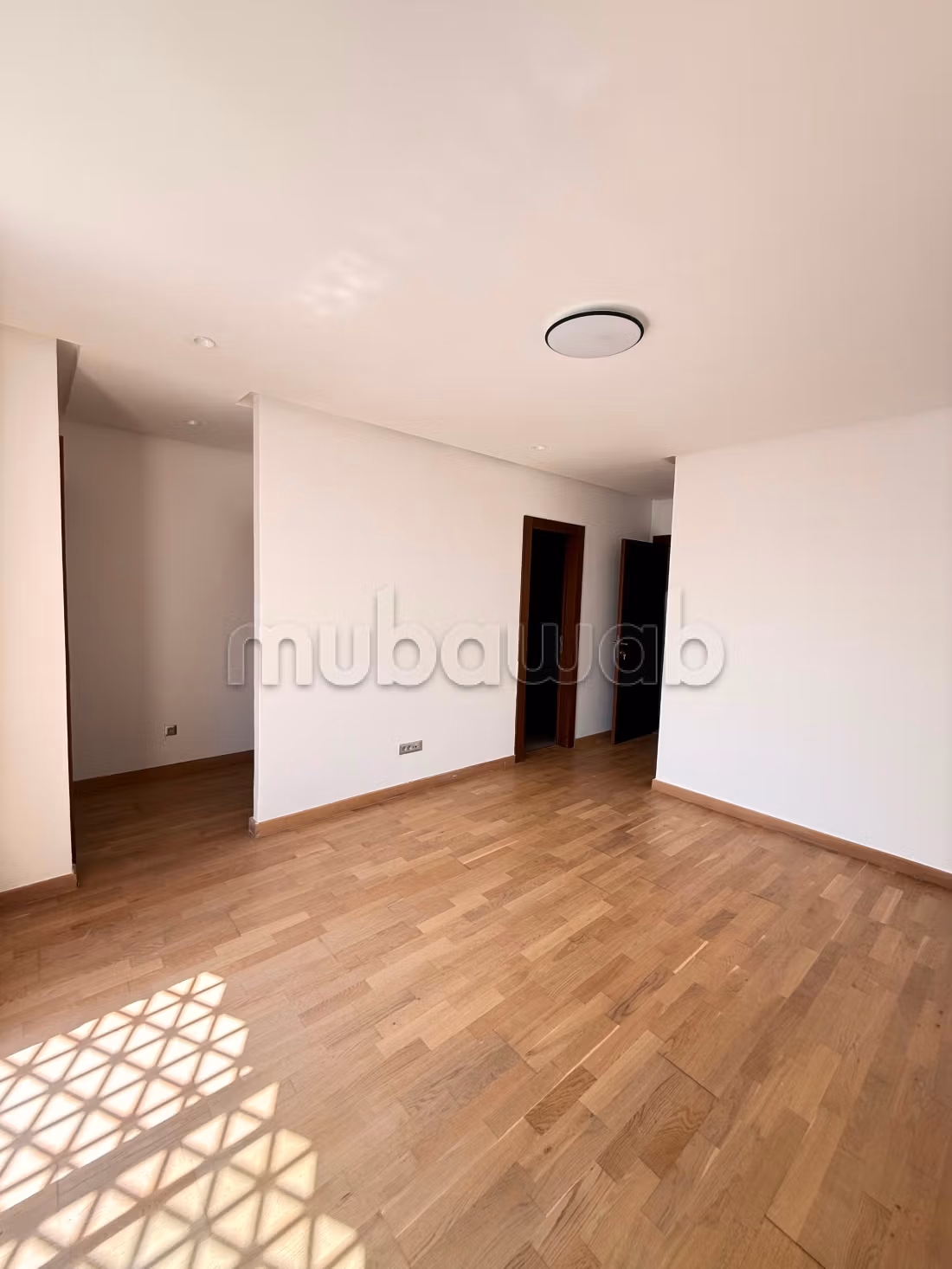 Appartement 140m² en location à Souissi
RABAT — 5