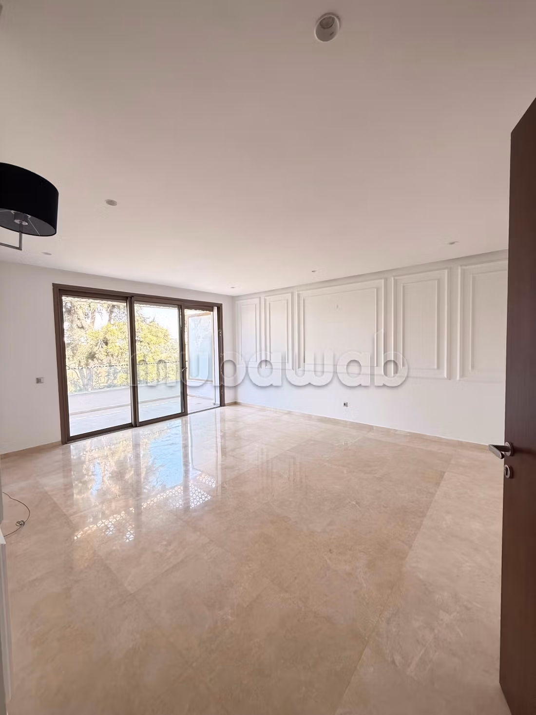 Appartement 140m² en location à Souissi
RABAT — 3