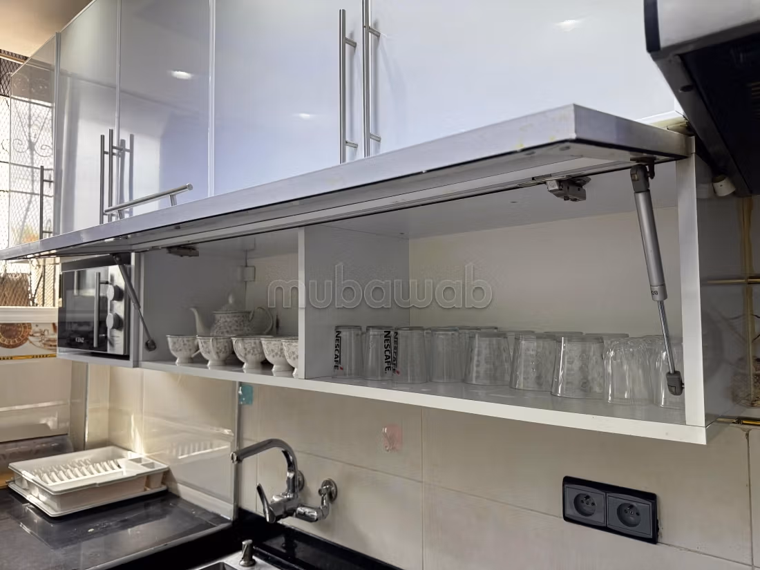 Appartement à louer à Hay Salam. 
Surface de 63 m². 
Bien meublé — 6