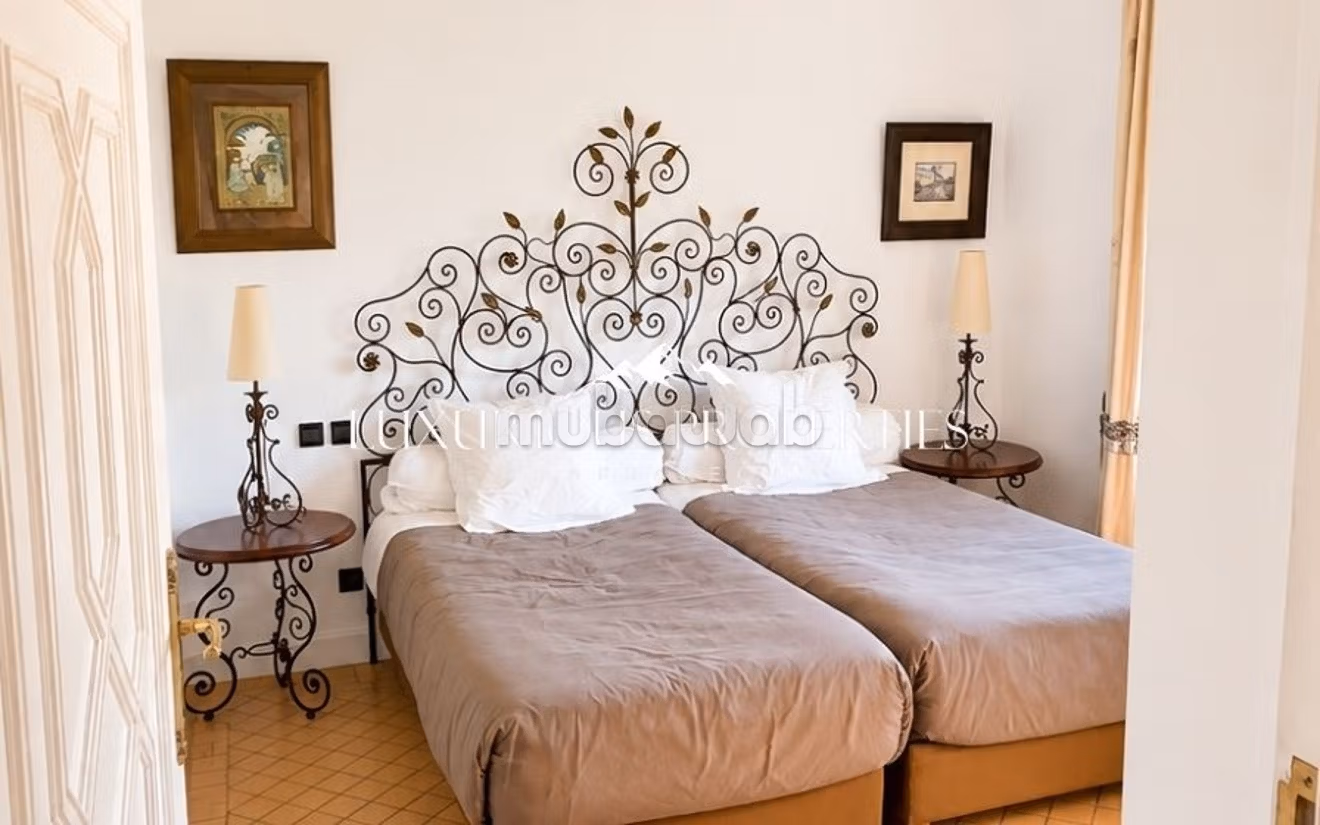 Spacious villa with pool, Palmeraie