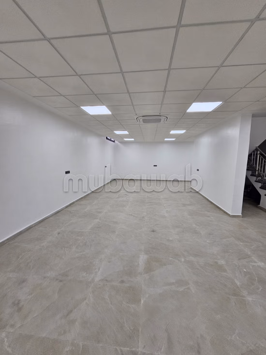 Large store location with cellar
