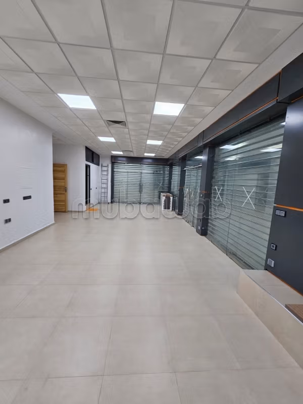 Large store location with cellar