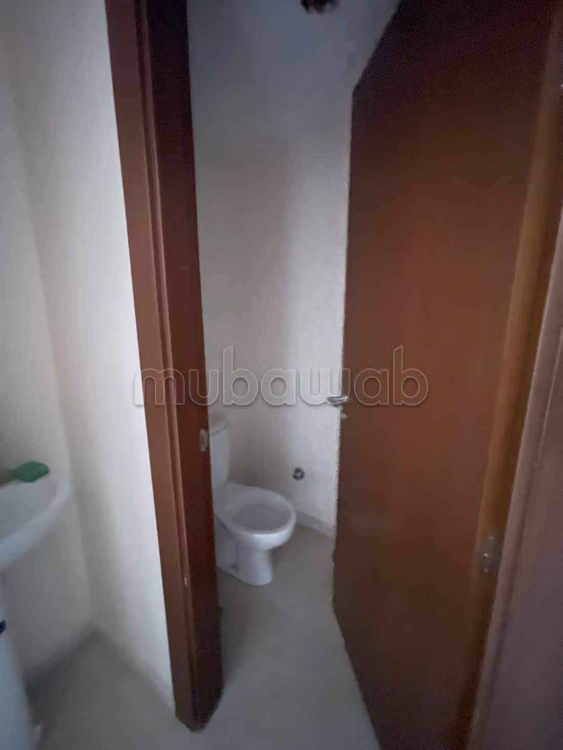 Beautiful offices for rent at the racetrack. Area 69 m². With elevator
