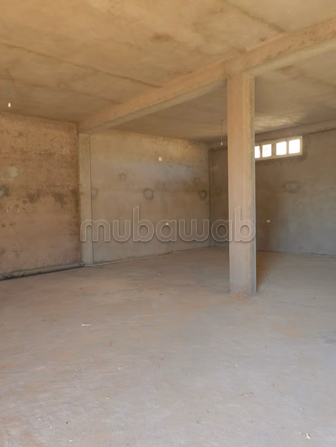 Grand depot e terreno a Slouguia, Testour