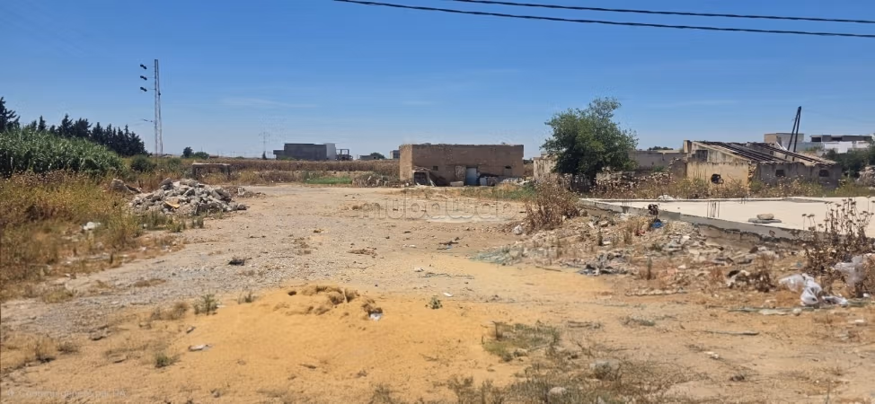 Terrain à vendre – 310m² sur façade – La Mornaguia