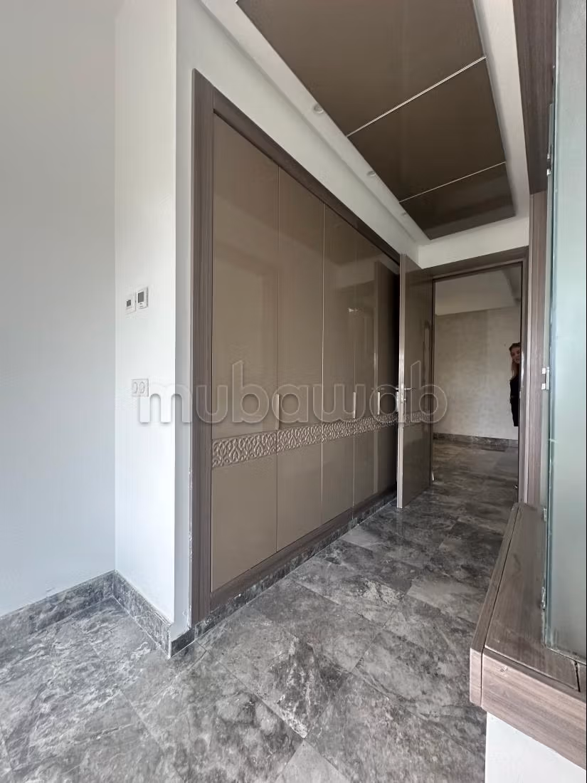 À vendre Penthouse S3 avec piscine au Lac 2