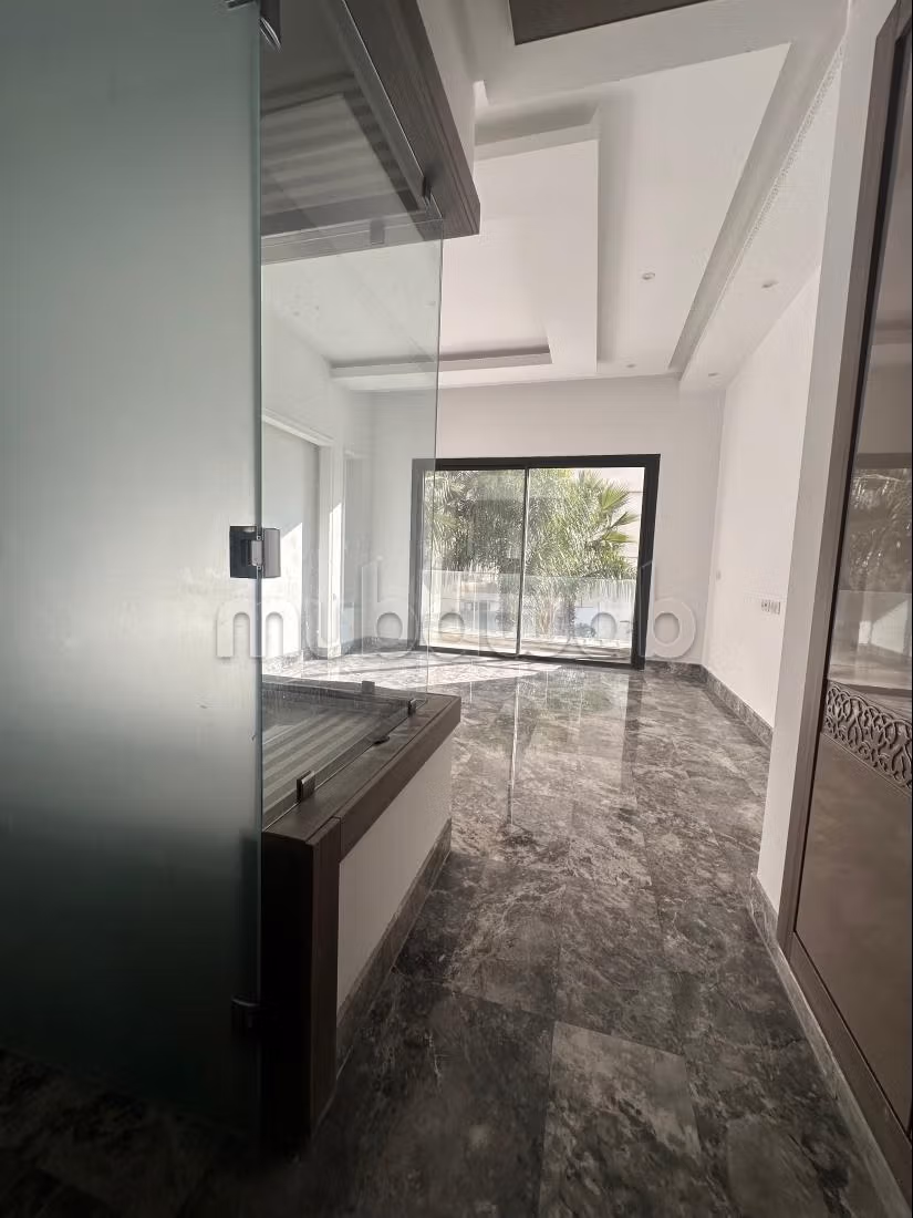 À vendre Penthouse S3 avec piscine au Lac 2