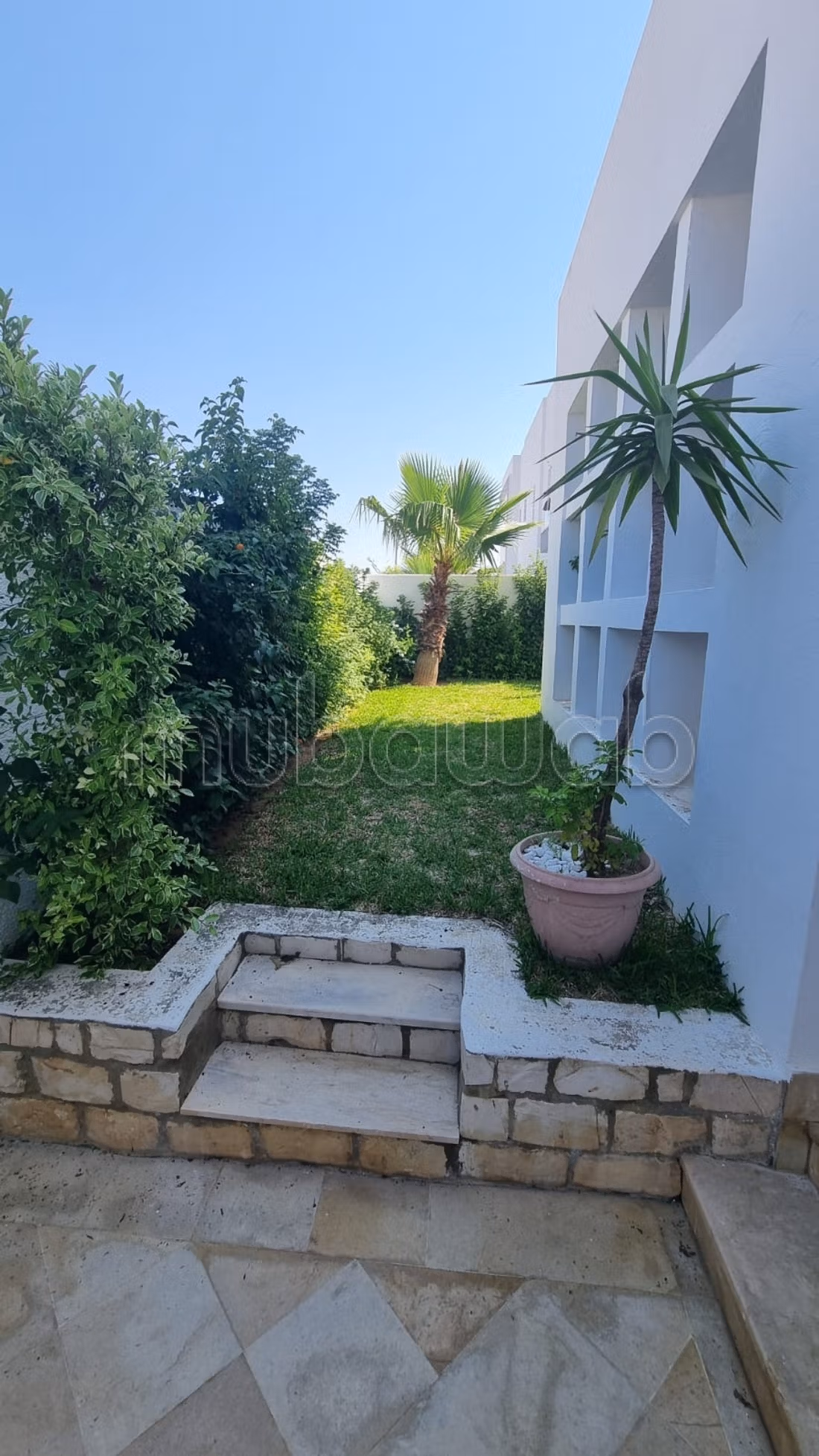 Location saisonnière villa de luxe à Yasmine Hammamet. Surface totale 300 m². Places de parking et terrasse