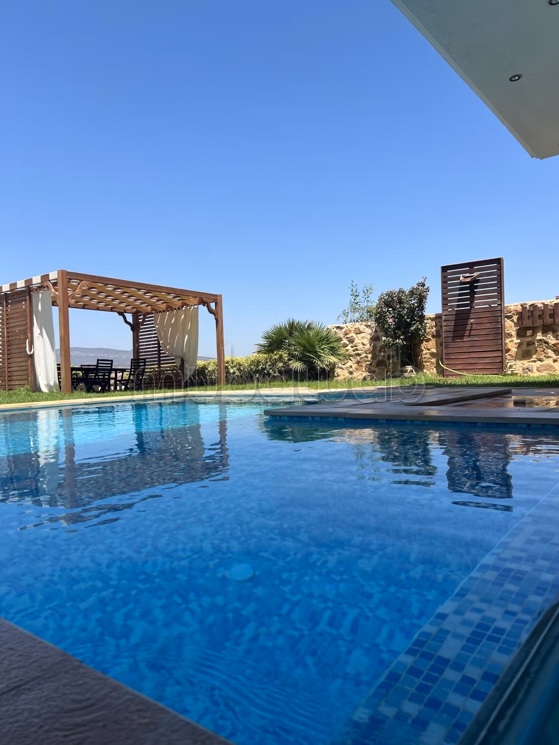 Vente villa de luxe à Hammamet Sud. Surface de 280 m². Bien meublé
