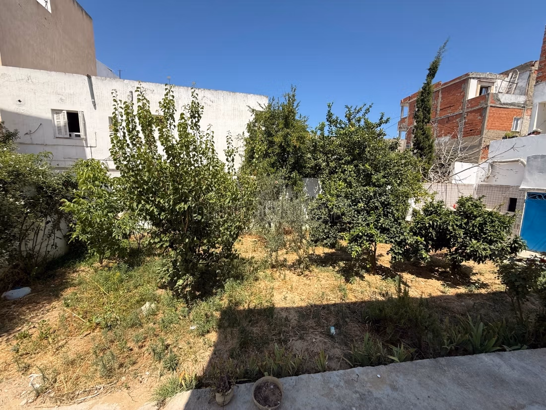 In vendita: Edificio ad Aïn Zaghouan Nord