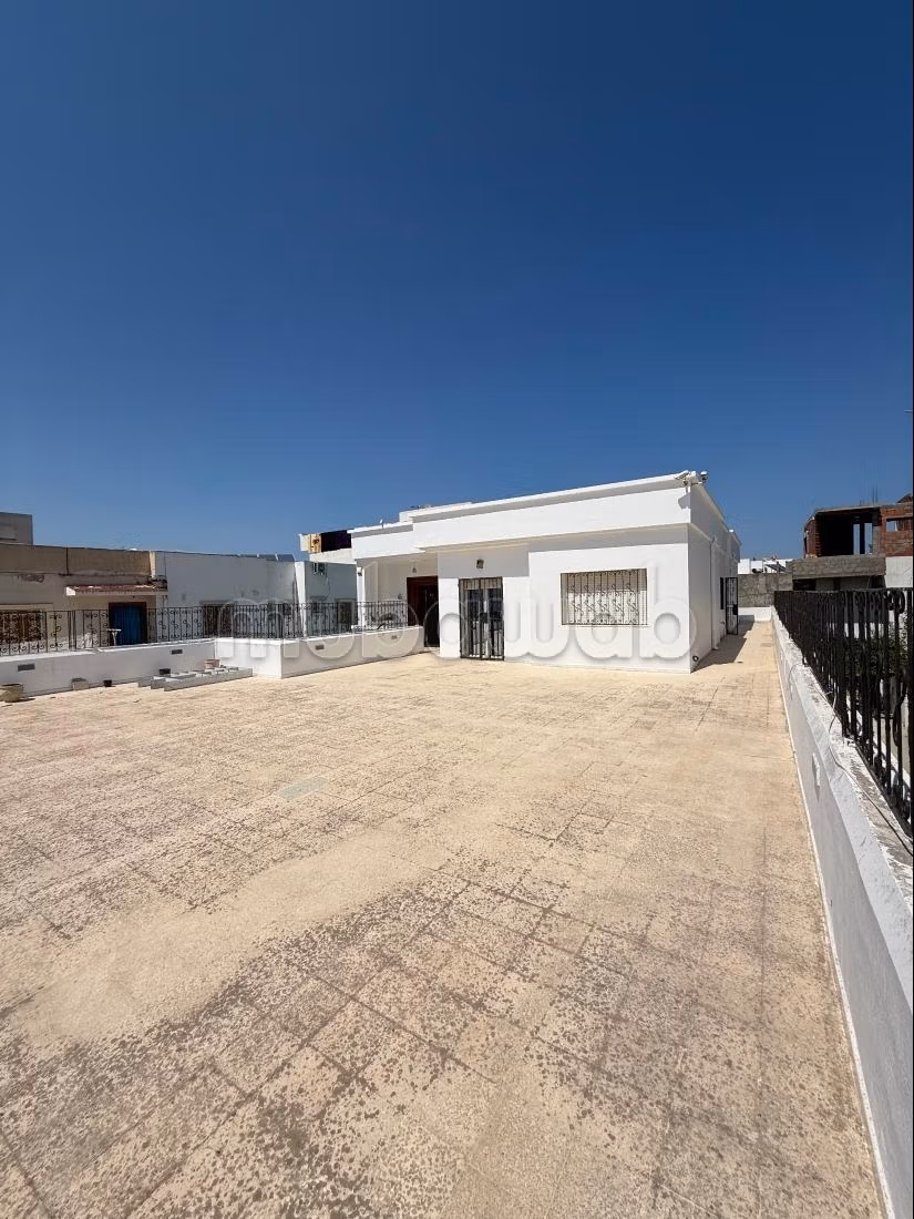 In vendita: Edificio ad Aïn Zaghouan Nord