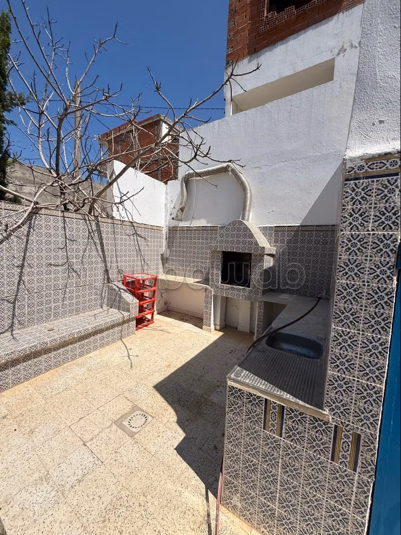 In vendita: Edificio ad Aïn Zaghouan Nord