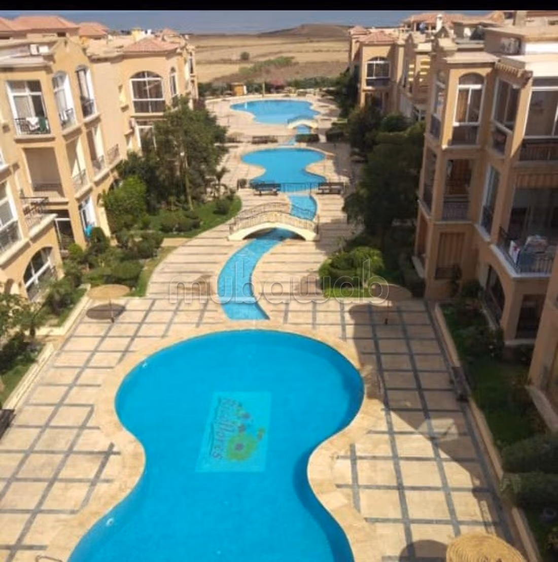 Location saisonnière à Mannesmann. 
Surface de 80 m². 
Climatisation et piscine