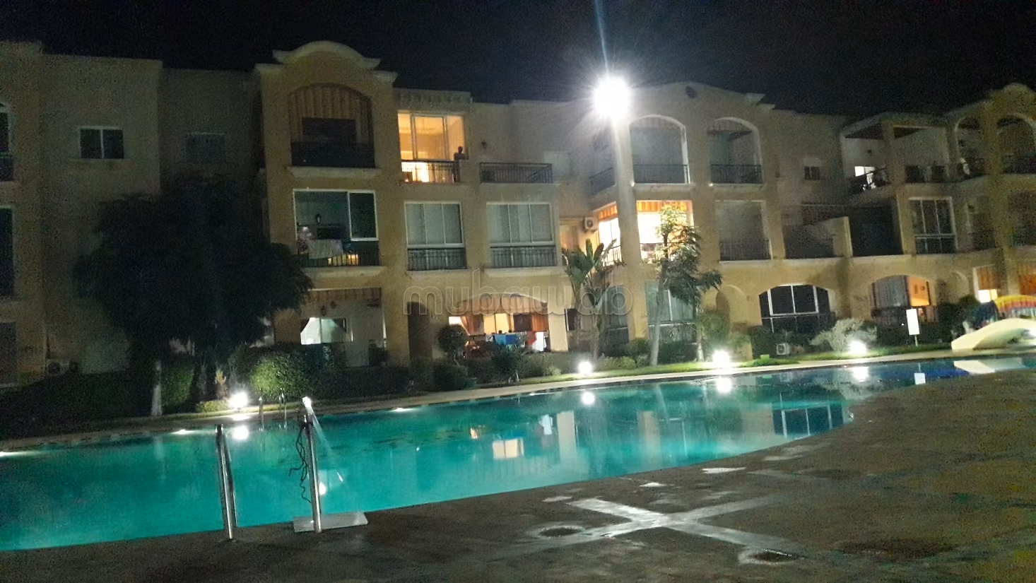 Location saisonnière à Mannesmann. 
Surface de 80 m². 
Climatisation et piscine