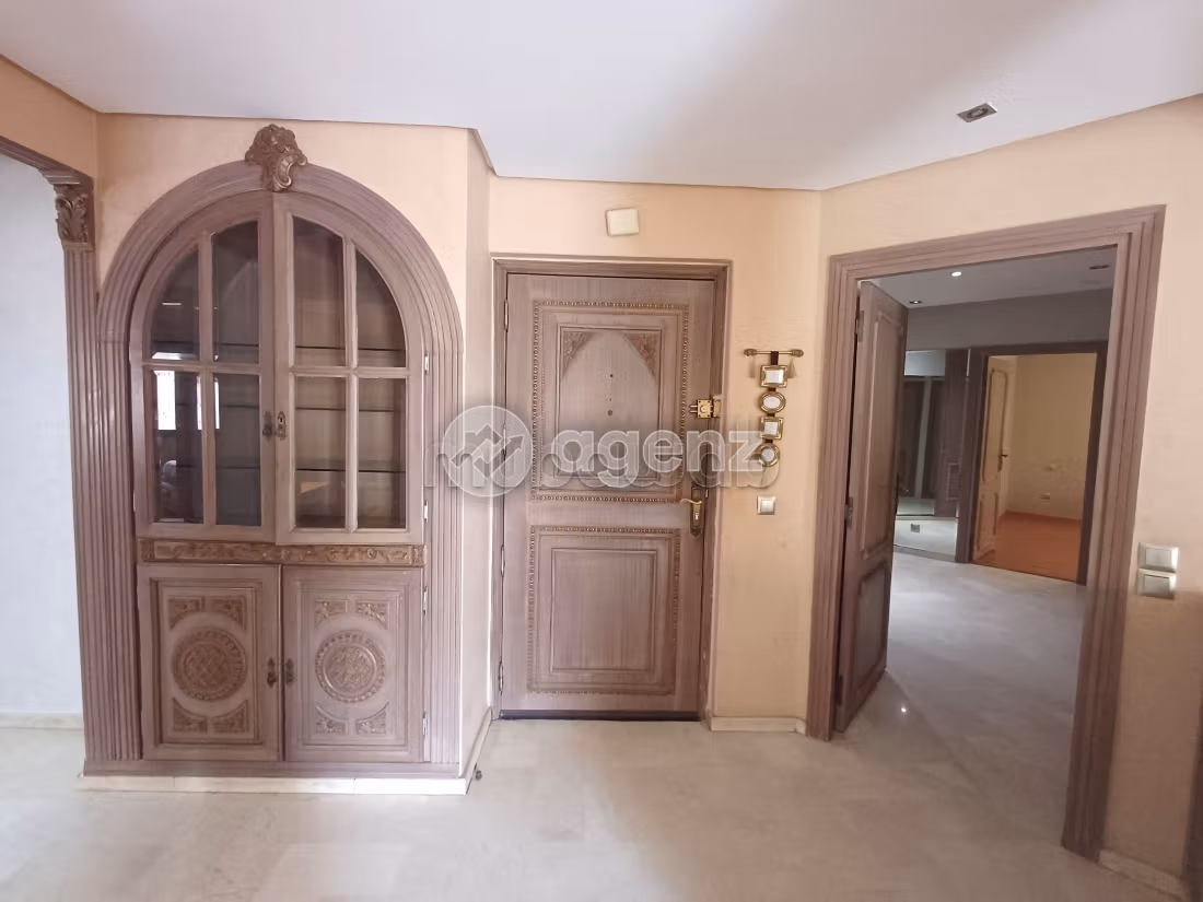 Appartement à louer 220 m², 3 chambres Les hôpitaux Casablanca