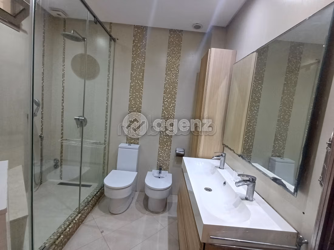 Appartement à louer 220 m², 3 chambres Les hôpitaux Casablanca