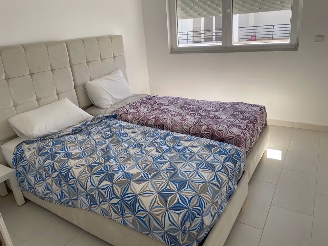 Vacation apartment for rent in Martil. 2 nice bedrooms. Concierge service, beautiful pool