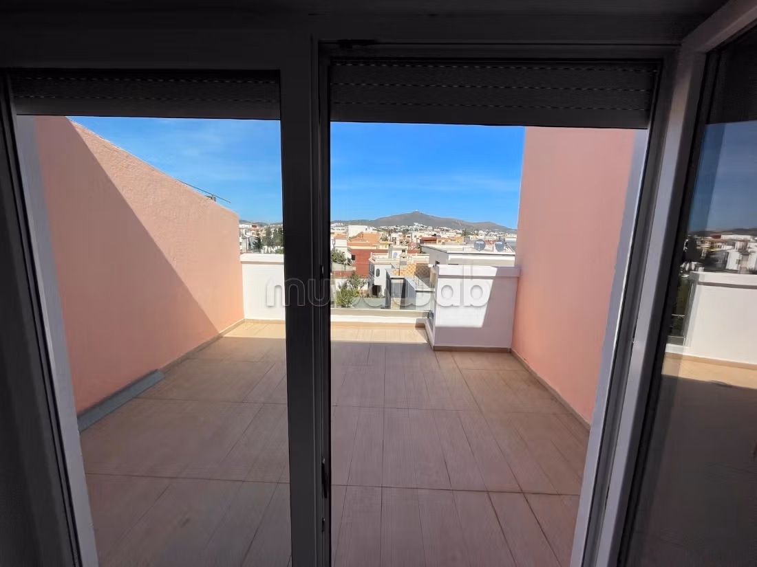 Vacation apartment for rent in Martil. 2 nice bedrooms. Concierge service, beautiful pool