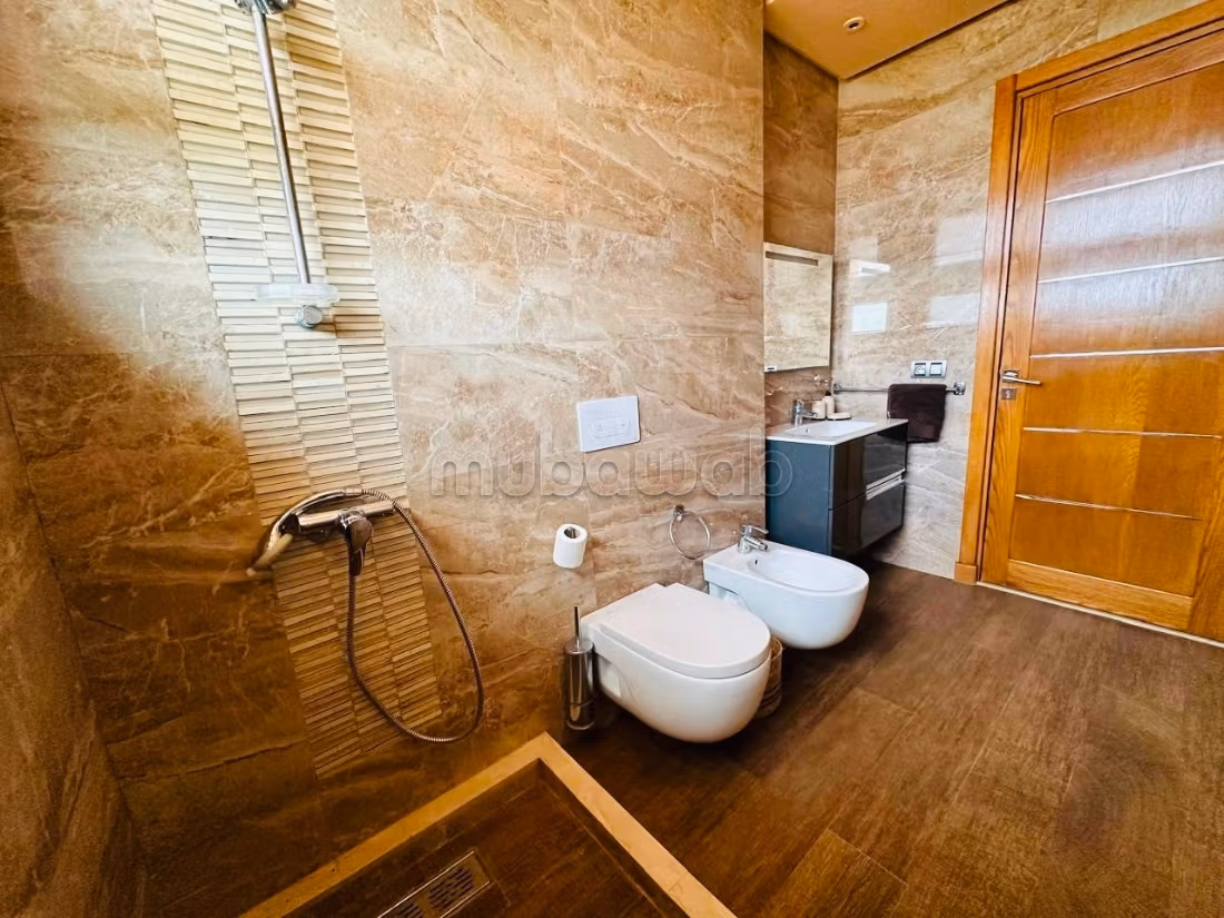 Somptueuse villa à louer à Dar Bouazza. 
7 pièces. 
Bien meublé