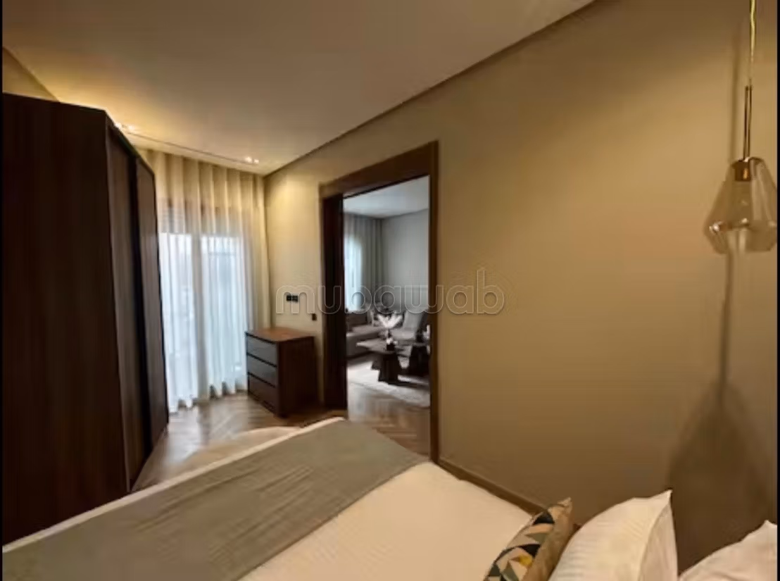 Sublime studio con terrazza arredato in affitto