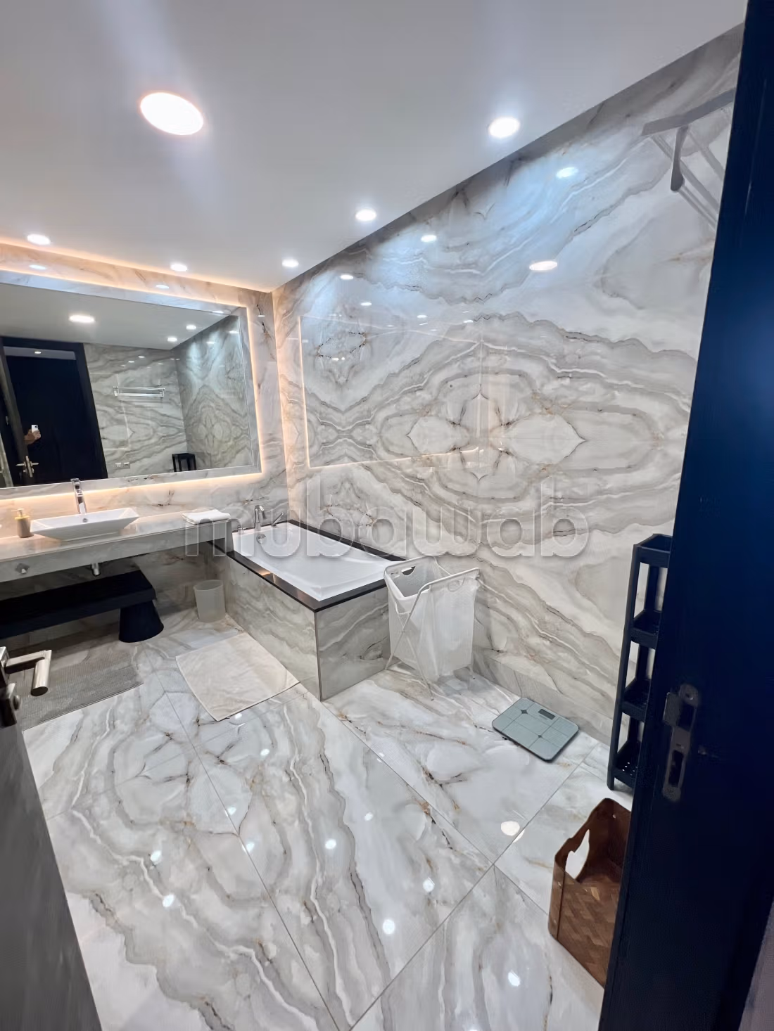 Grand Exceptional Apartment in Gauthier