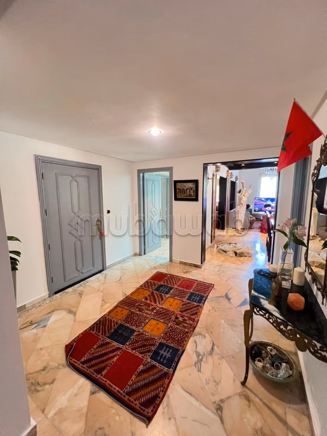 Duplex Spacieux 383m² avec grand jardin privatif