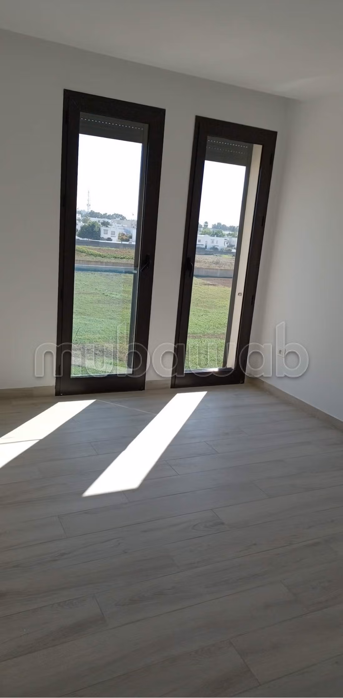 Location d'un appartement à Carthage. Superficie 112 m². Porte blindée, sécurité