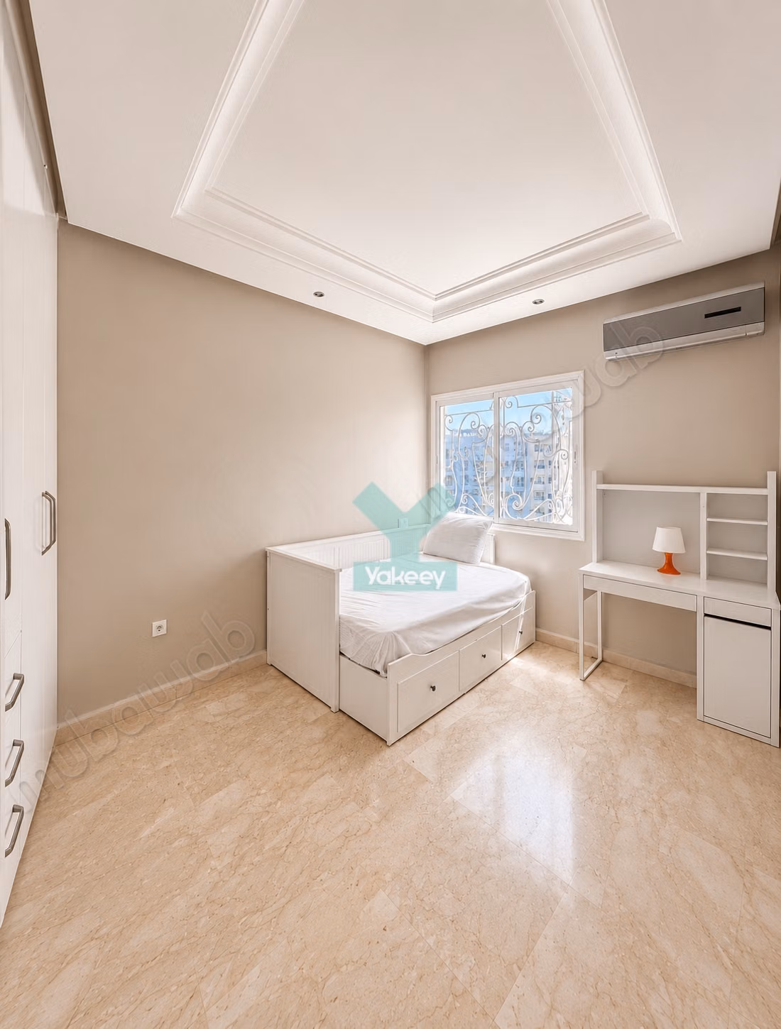 Superbe appartement meublé étage élevé