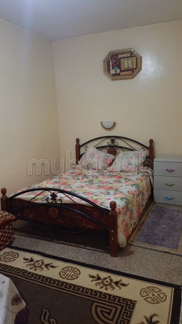 Louez cet appartement à Ihchach. 
Surface totale 60 m². 
Meublé