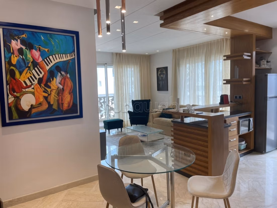 Superbe appartement à louer à Casablanca Finance City.
Superficie 100 m².
Bien meublé — 3