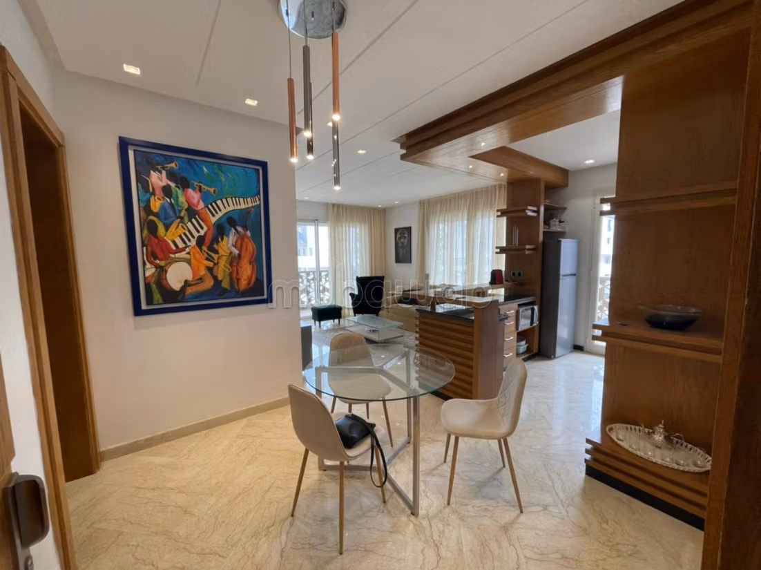 Superbe appartement à louer à Casablanca Finance City.
Superficie 100 m².
Bien meublé — 4