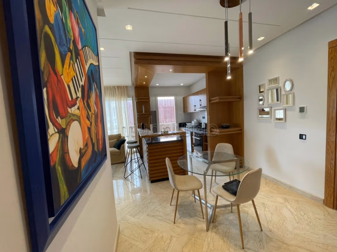 Superbe appartement à louer à Casablanca Finance City.
Superficie 100 m².
Bien meublé — 5