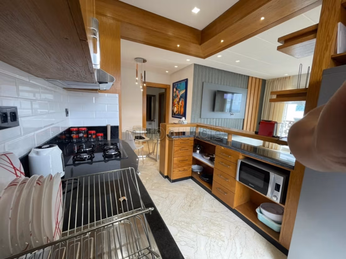 Superbe appartement à louer à Casablanca Finance City.
Superficie 100 m².
Bien meublé — 6