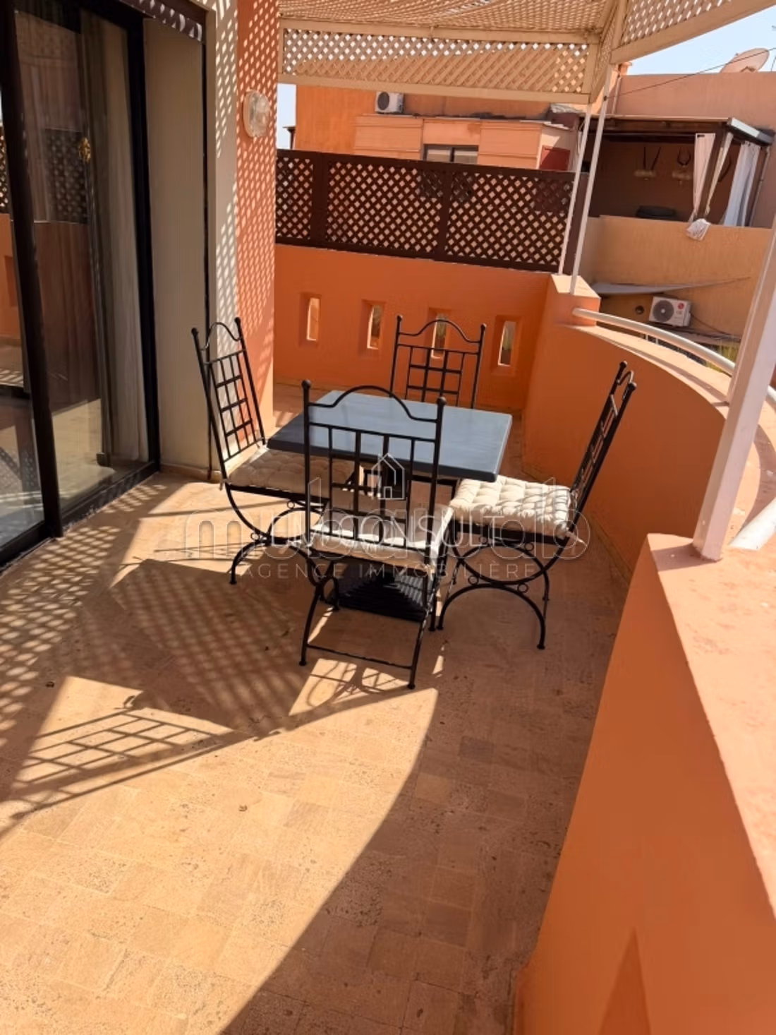 LOCATION appartement 2 chambres 197 M2 terrasse
