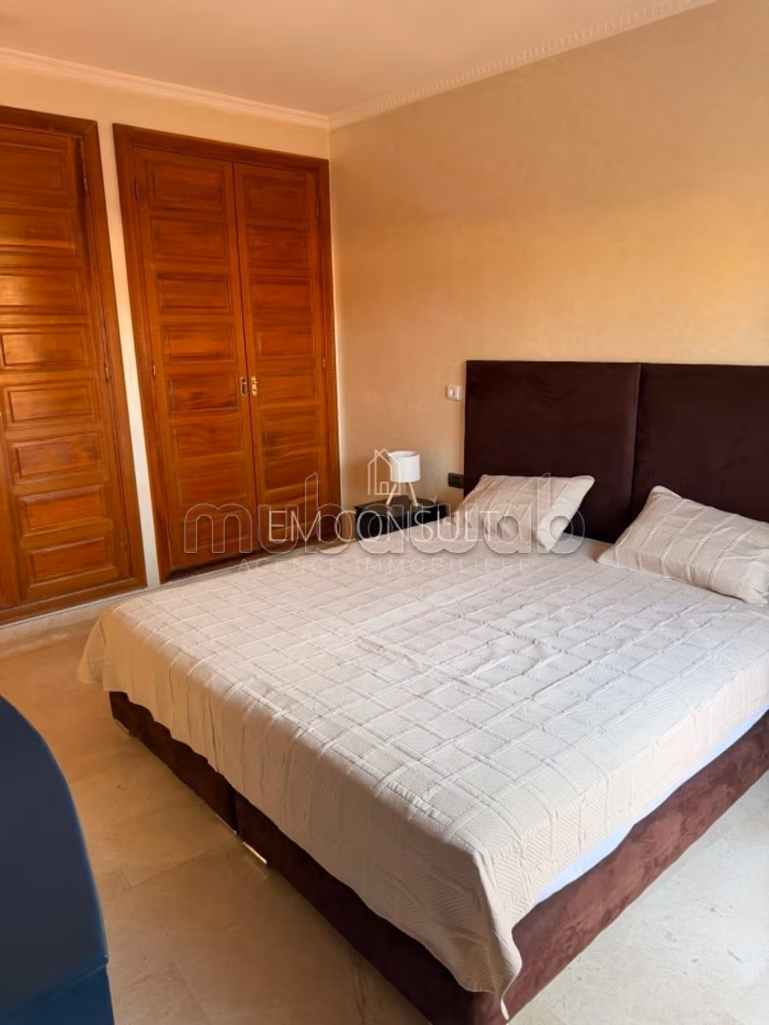 LOCATION appartement 2 chambres 197 M2 terrasse — 2