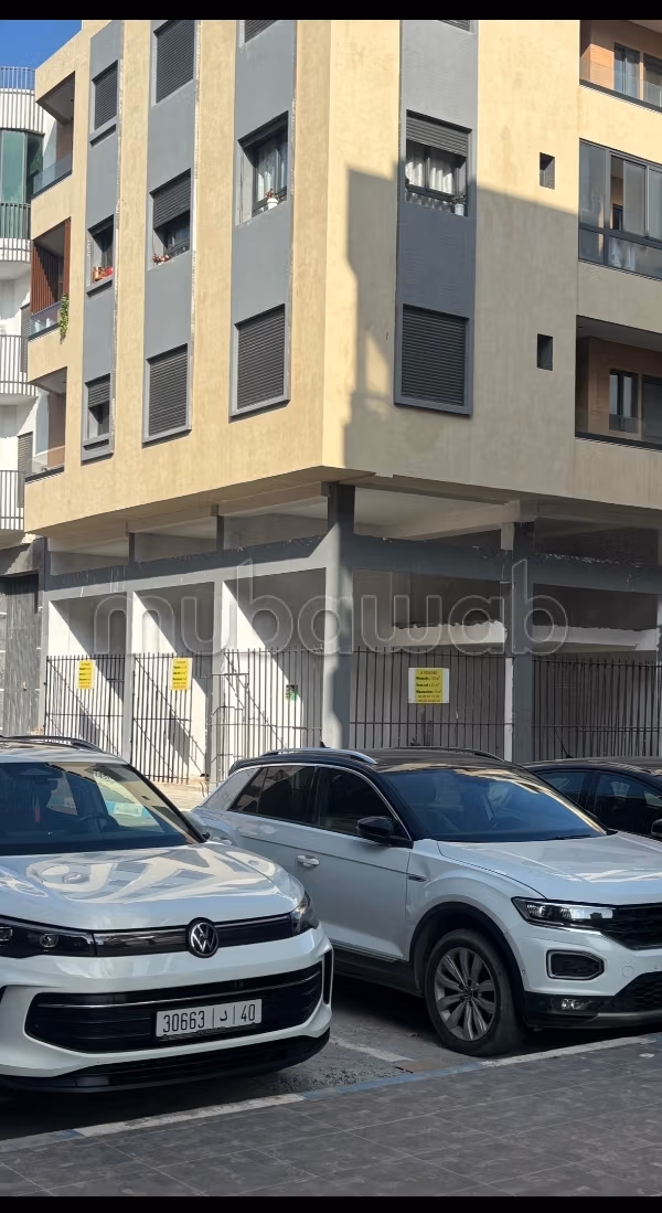 Magazin a vendre en face de light mall