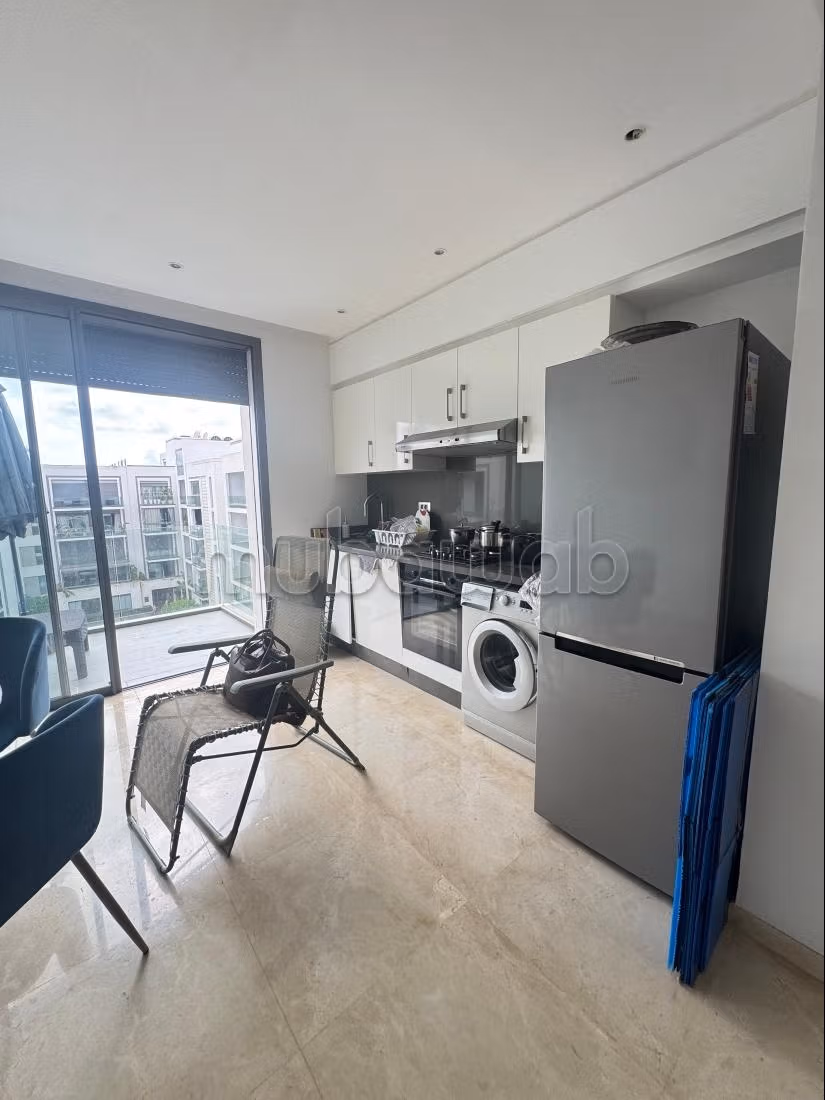 Très bel appartement en location à Souissi.
1 belle chambre.
Bien meublé — 4