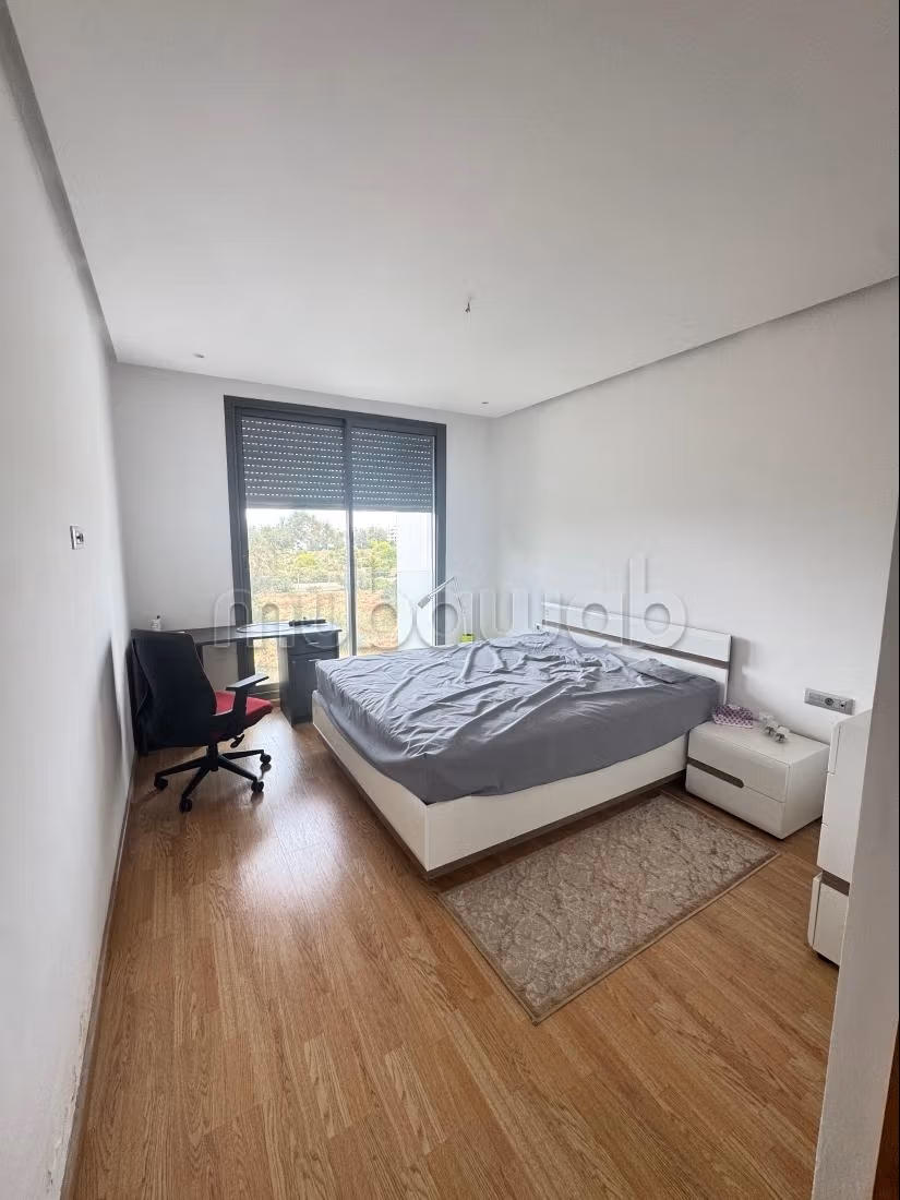 Très bel appartement en location à Souissi.
1 belle chambre.
Bien meublé — 5