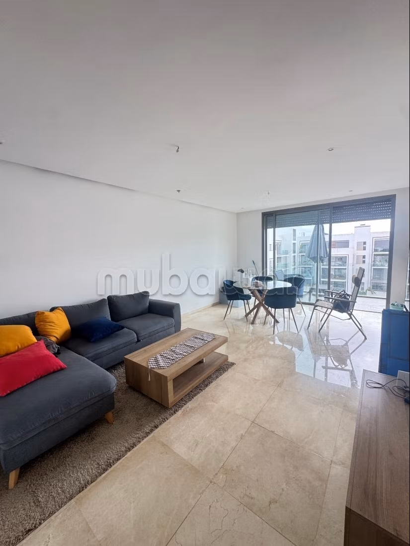 Très bel appartement en location à Souissi.
1 belle chambre.
Bien meublé — 6